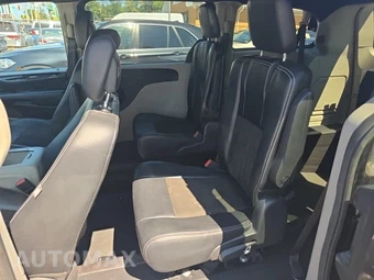 2019 Dodge Grand Caravan SXT 121.2" WB - miniatura 16