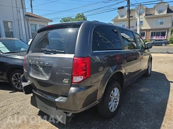 2019 Dodge Grand Caravan SXT 121.2" WB - miniatura 4