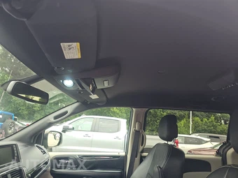 2019 Dodge Grand Caravan SXT 121.2" WB - miniatura 18