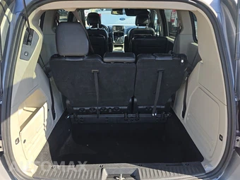 2019 Dodge Grand Caravan SXT 121.2" WB - miniatura 17