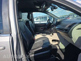 2019 Dodge Grand Caravan SXT 121.2" WB - miniatura 8