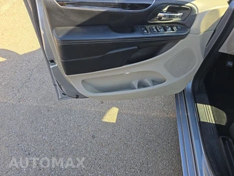 2019 Dodge Grand Caravan SXT 121.2" WB - miniatura 9