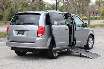 2019 Dodge Grand Caravan SXT 121.2" WB - car from the USA, Manheim Buy-Now listing at AUTOMAX