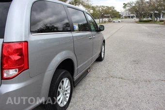 2019 Dodge Grand Caravan SXT 121.2" WB - miniatura 12