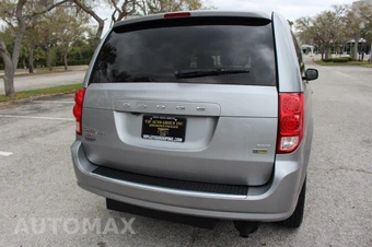 2019 Dodge Grand Caravan SXT 121.2" WB - miniatura 17