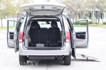 2019 Dodge Grand Caravan SXT 121.2" WB - miniatura 21