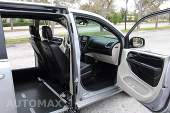 2019 Dodge Grand Caravan SXT 121.2" WB - miniatura 25