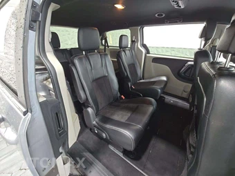 2019 Dodge Grand Caravan SXT 121.2" WB – miniatura 17