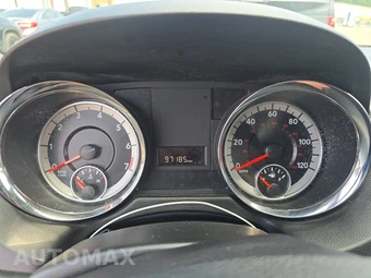 2019 Dodge Grand Caravan SXT 121.2" WB - miniatura 12