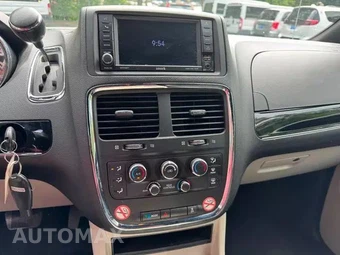 2019 Dodge Grand Caravan SXT 121.2" WB - miniatura 11