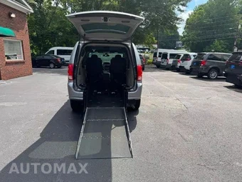 2019 Dodge Grand Caravan SXT 121.2" WB - miniatura 3