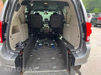 2019 Dodge Grand Caravan SXT 121.2" WB - miniatura 5