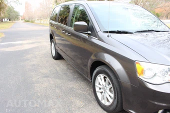2019 Dodge Grand Caravan SXT 121.2" WB - miniatura 11