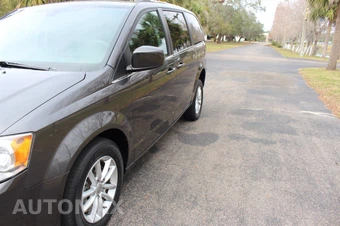 2019 Dodge Grand Caravan SXT 121.2" WB - miniatura 13