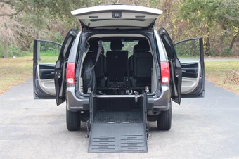 2019 Dodge Grand Caravan SXT 121.2" WB - miniatura 21