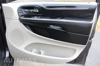 2019 Dodge Grand Caravan SXT 121.2" WB - miniatura 35