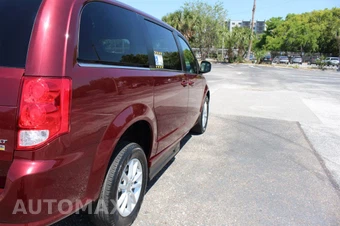 2019 Dodge Grand Caravan SXT 121.2" WB - miniatura 12