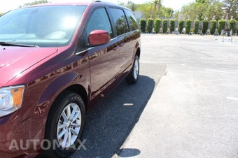 2019 Dodge Grand Caravan SXT 121.2" WB - miniatura 13