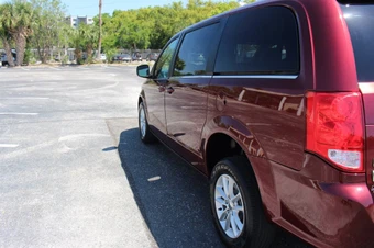 2019 Dodge Grand Caravan SXT 121.2" WB - miniatura 14