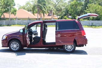 2019 Dodge Grand Caravan SXT 121.2" WB - miniatura 20