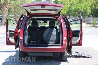 2019 Dodge Grand Caravan SXT 121.2" WB - miniatura 21