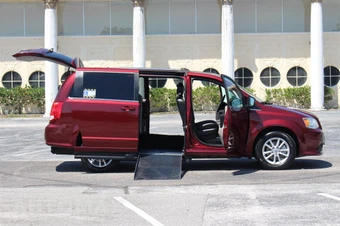 2019 Dodge Grand Caravan SXT 121.2" WB - miniatura 22