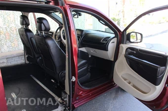 2019 Dodge Grand Caravan SXT 121.2" WB - miniatura 28