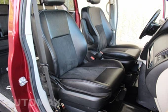 2019 Dodge Grand Caravan SXT 121.2" WB - miniatura 32