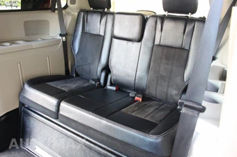 2019 Dodge Grand Caravan SXT 121.2" WB - miniatura 34