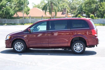 2019 Dodge Grand Caravan SXT 121.2" WB - miniatura 6