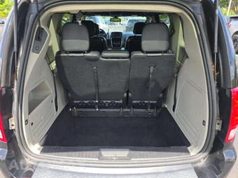 2019 Dodge Grand Caravan SXT 121.2" WB – miniatura 12