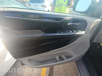 2019 Dodge Grand Caravan SXT 121.2" WB - miniatura 9