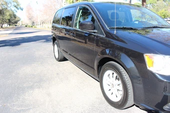 2019 Dodge Grand Caravan SXT 121.2" WB - miniatura 11
