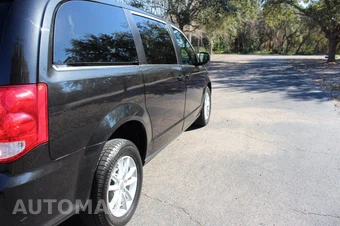 2019 Dodge Grand Caravan SXT 121.2" WB - miniatura 12