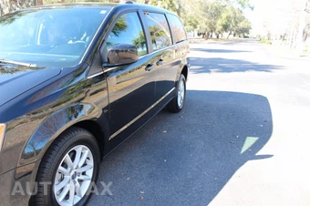 2019 Dodge Grand Caravan SXT 121.2" WB - miniatura 13