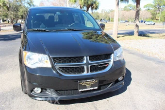 2019 Dodge Grand Caravan SXT 121.2" WB - miniatura 16