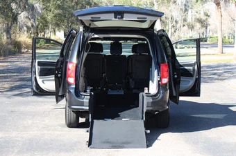 2019 Dodge Grand Caravan SXT 121.2" WB - miniatura 20