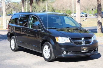2019 Dodge Grand Caravan SXT 121.2" WB - miniatura 3
