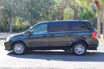 2019 Dodge Grand Caravan SXT 121.2" WB - miniatura 6