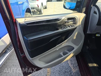 2019 Dodge Grand Caravan SXT 121.2" WB – miniatura 9