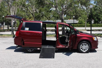 2019 Dodge Grand Caravan SXT 121.2" WB - miniatura 22