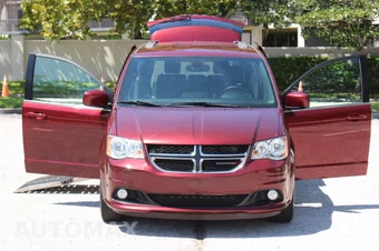 2019 Dodge Grand Caravan SXT 121.2" WB - miniatura 23