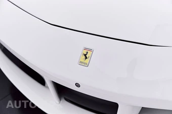 2019 Ferrari 488 Spider Convertible - miniatura 32