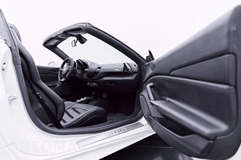 2019 Ferrari 488 Spider Convertible - miniatura 46