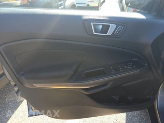 2019 Ford EcoSport SE – miniatura 9
