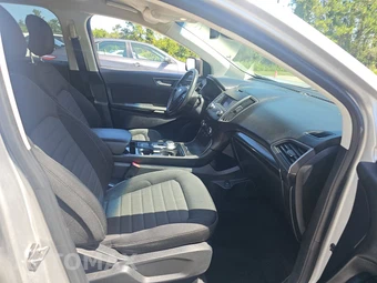 2019 Ford Edge SE – miniatura 8