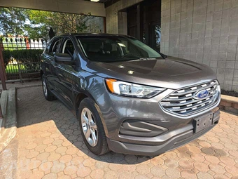 2019 Ford Edge SE - miniatura 4