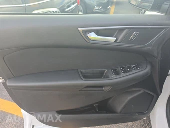 2019 Ford Edge SE - miniatura 9
