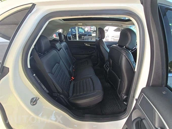 2019 Ford Edge SEL - miniatura 16