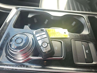 2019 Ford Edge SEL - miniatura 8